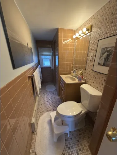 26 Greylock Rd, Allston