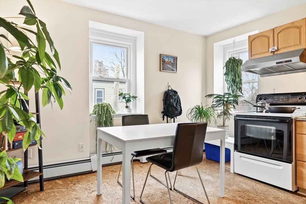 37 Putnam Ave, Riverside