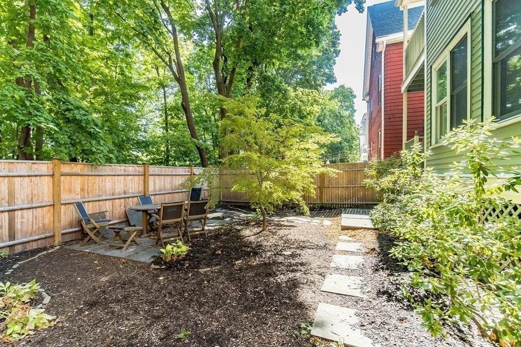 73 Lexington Ave, Davis Square