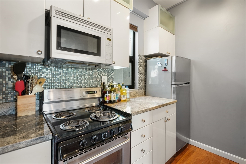 12 Stoneholm St, Fenway