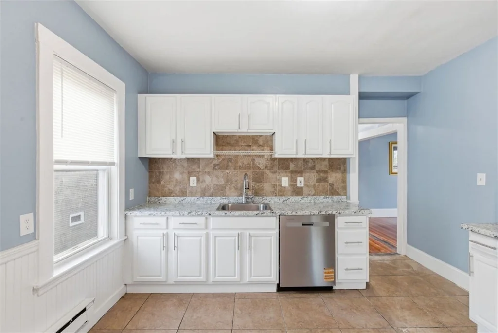 20 Leslie St, Dorchester