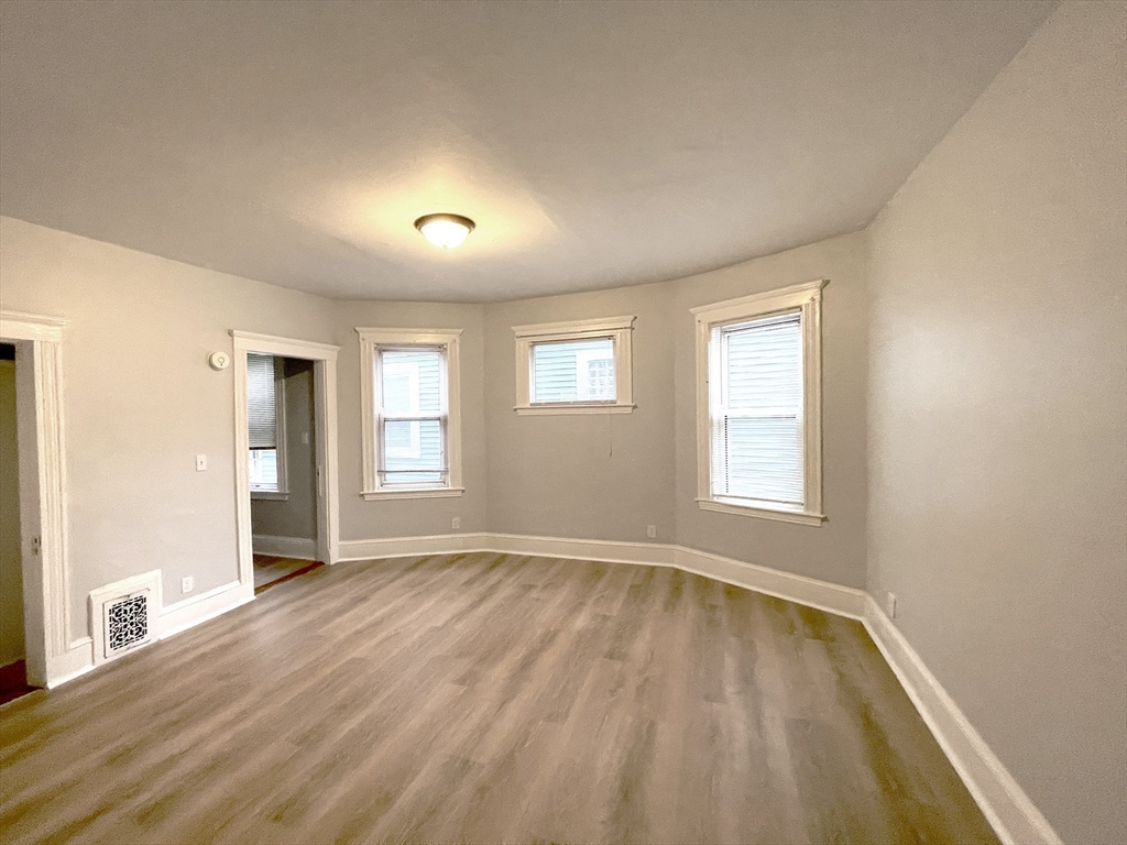 53 Aspinwall Rd, Dorchester