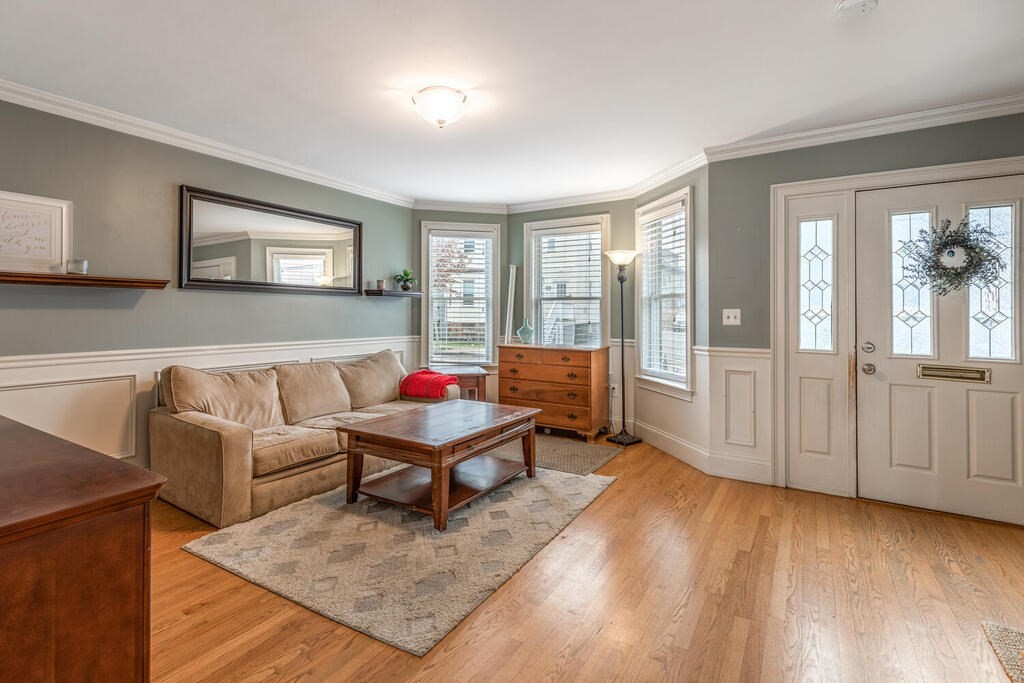 16 Roseclair St, Dorchester