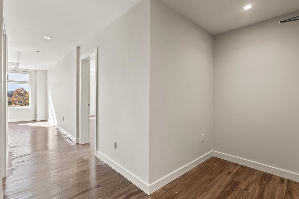 30 Collins Ave, Saugus