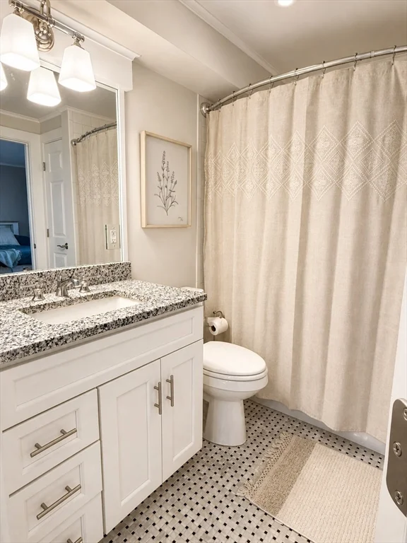 10 Beals Cove Rd, Hingham