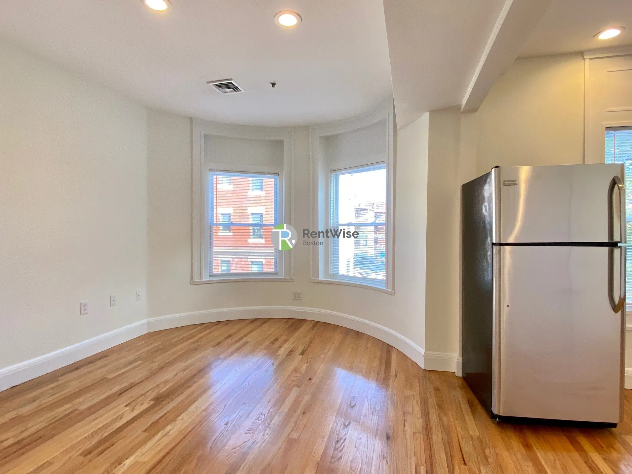 10 Brainerd Rd, Allston