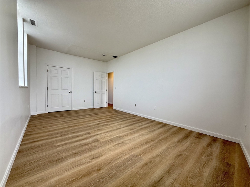 6 S Washington St, North Attleboro