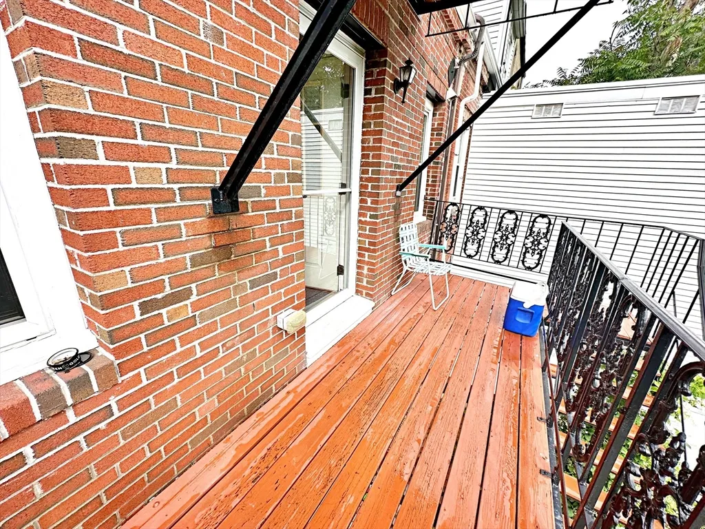 187 Everett St, East Boston