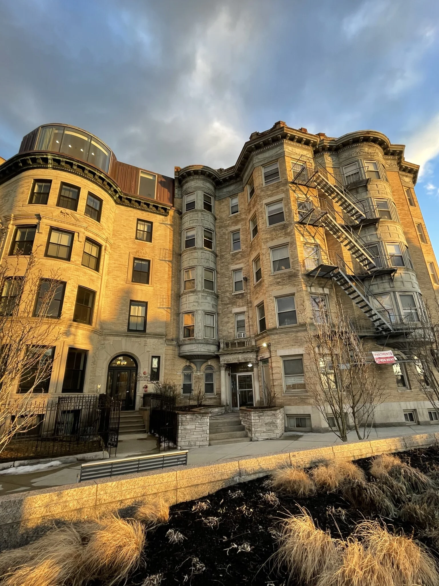 879 Beacon St, Fenway