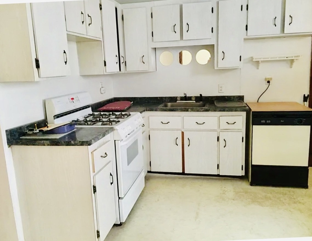 59 Monument Ave, Charlestown