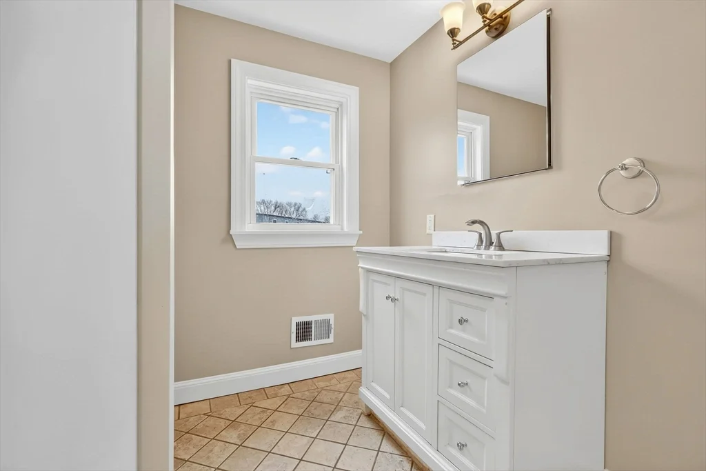 24 Garden St, Danvers