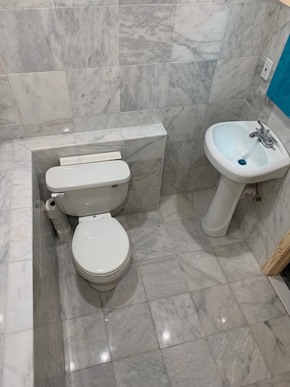 547 Broadway, Ball Square