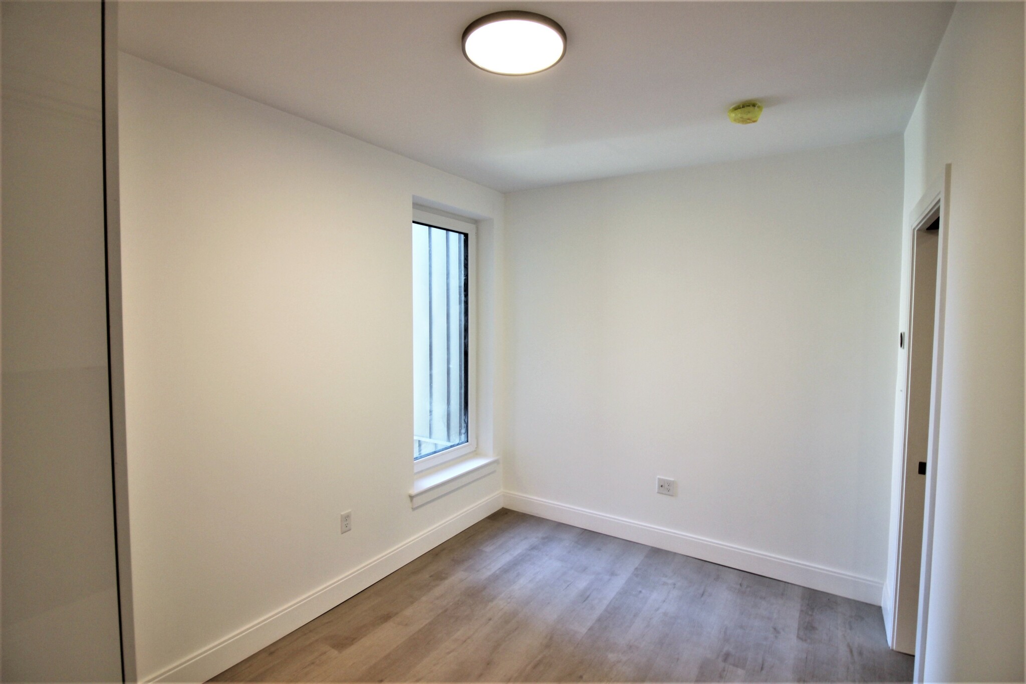 1 Newcomb St, Roxbury