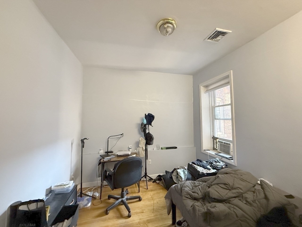 11 Vancouver St, Fenway