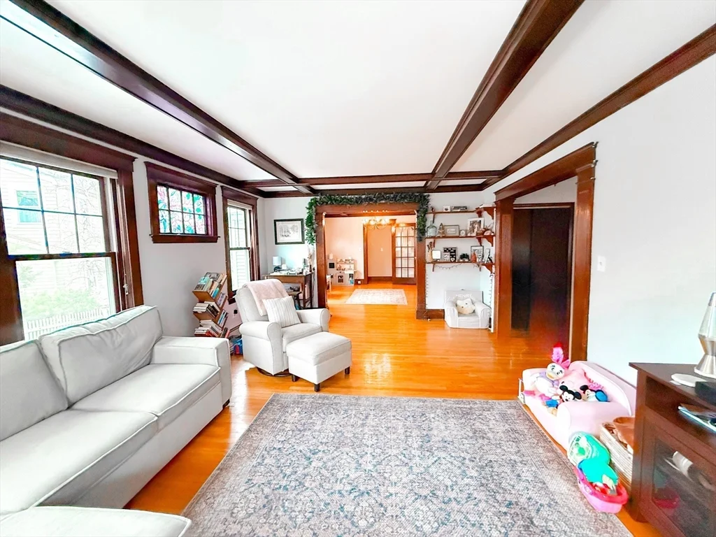 66 Riverview Ave, Waltham