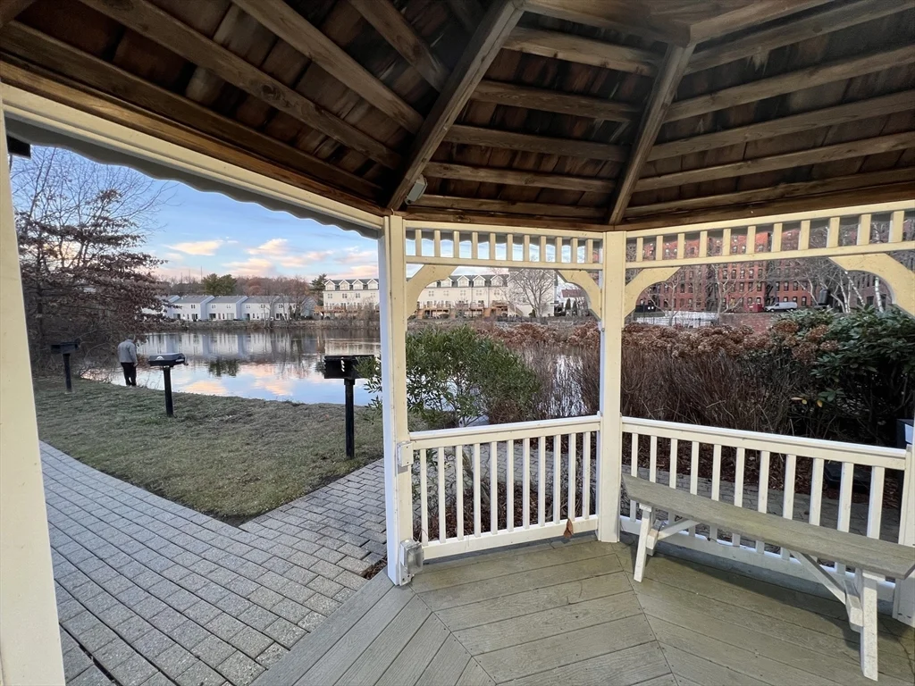 8 Crowninshield St, Peabody