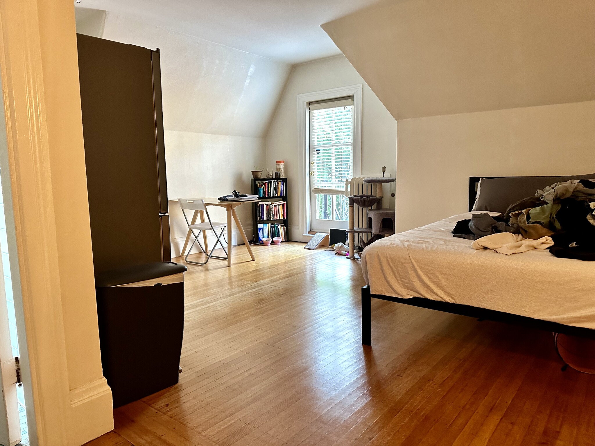 1748 Beacon St, Washington Square