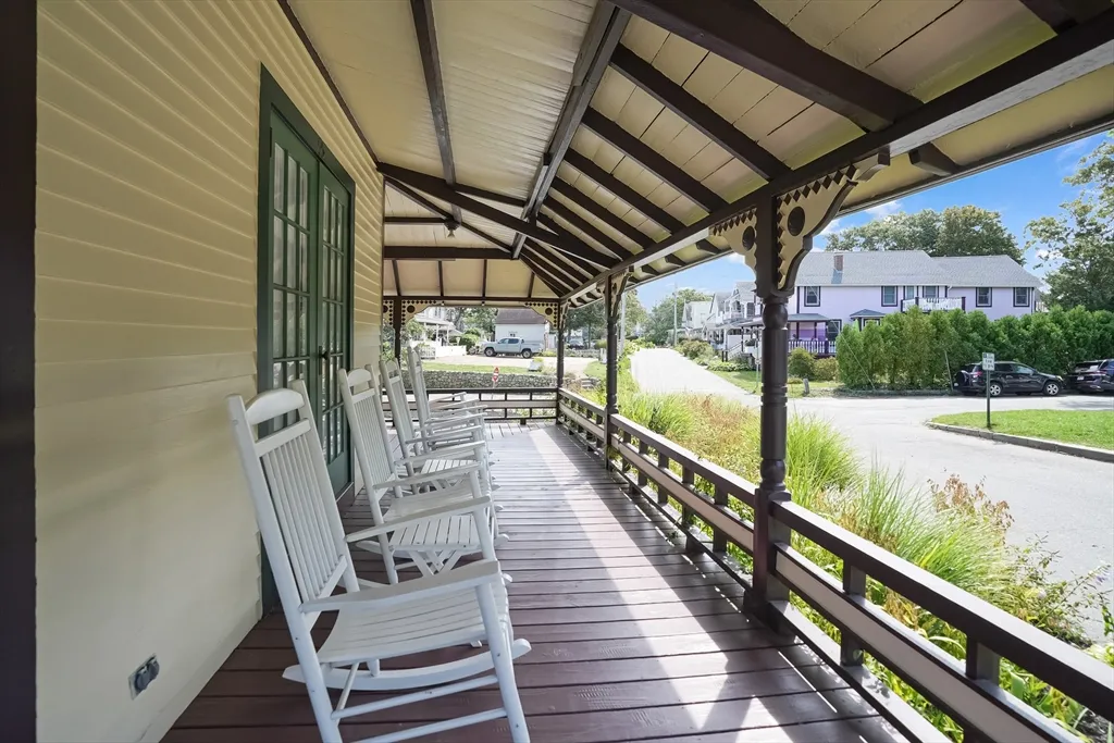 55 Samoset Ave, Oak Bluffs