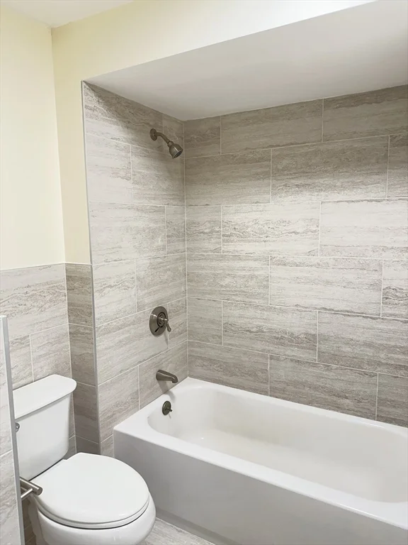 1004 Paradise Rd, Swampscott