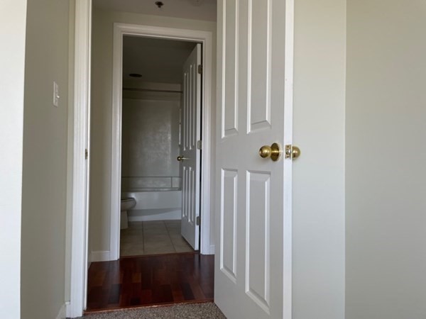 8 Museum Way, East Cambridge