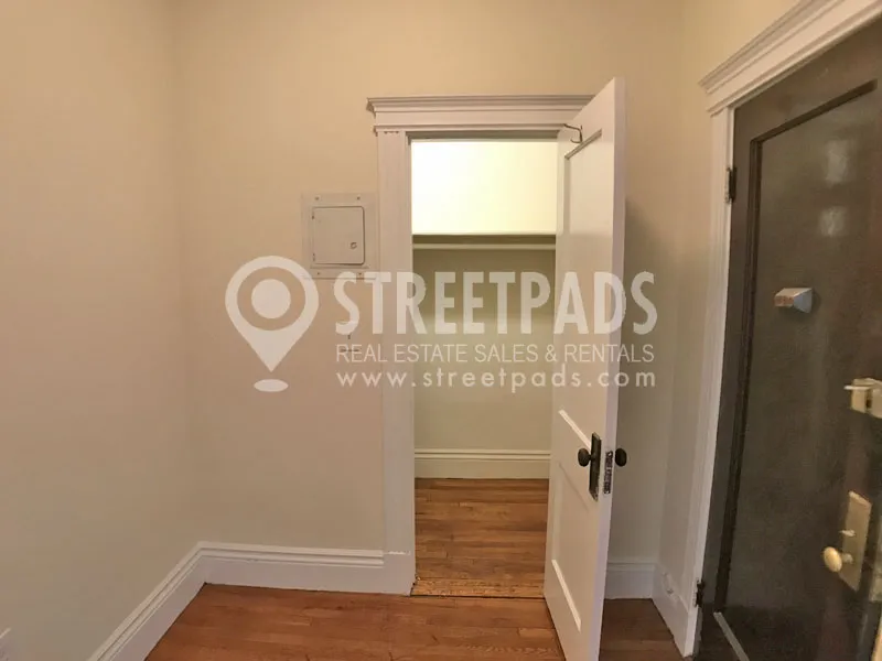 25 Park Dr, Fenway