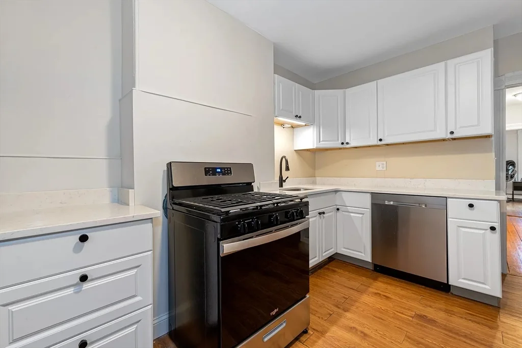 159 Cambridge St, East Cambridge