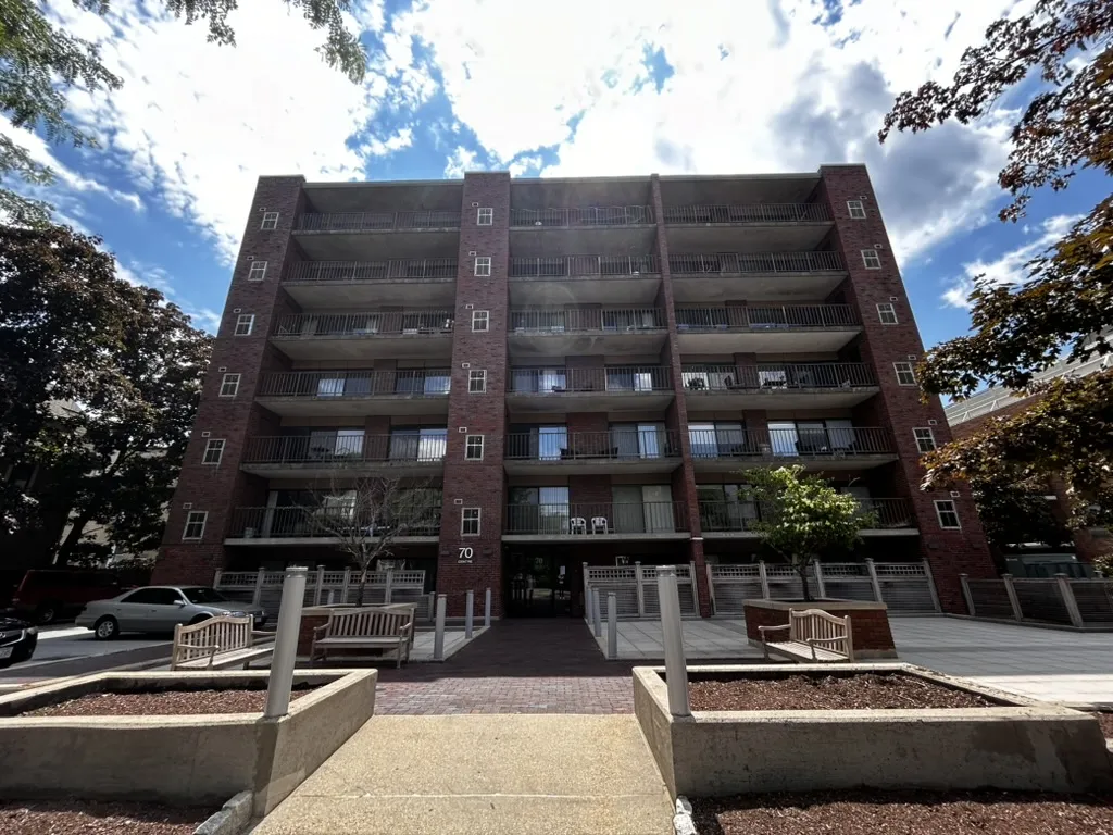 70 Centre St, Coolidge Corner