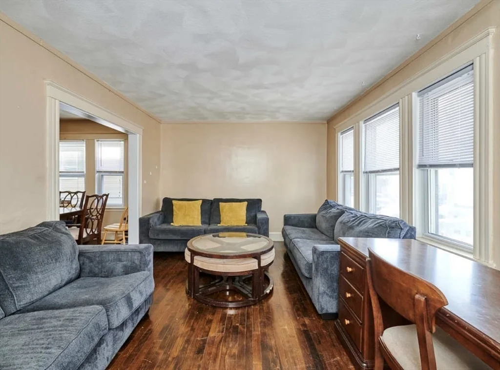 53 Fairfax St, West Somerville