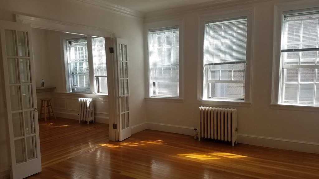 77 Martin St, Neighborhood Nine