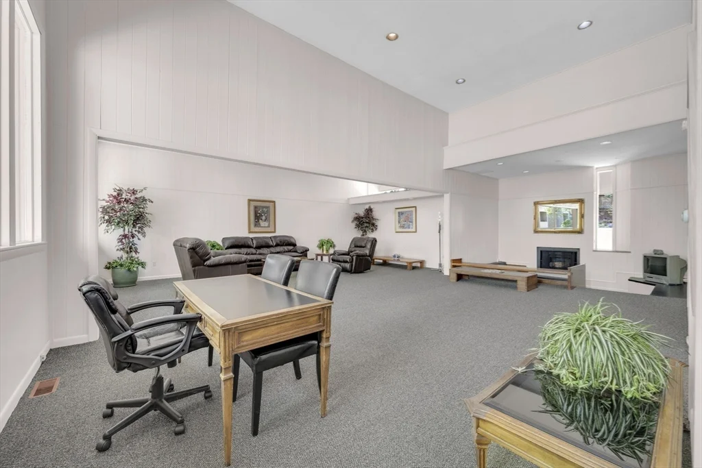 48 Shrewsbury Green Dr, Shrewsbury