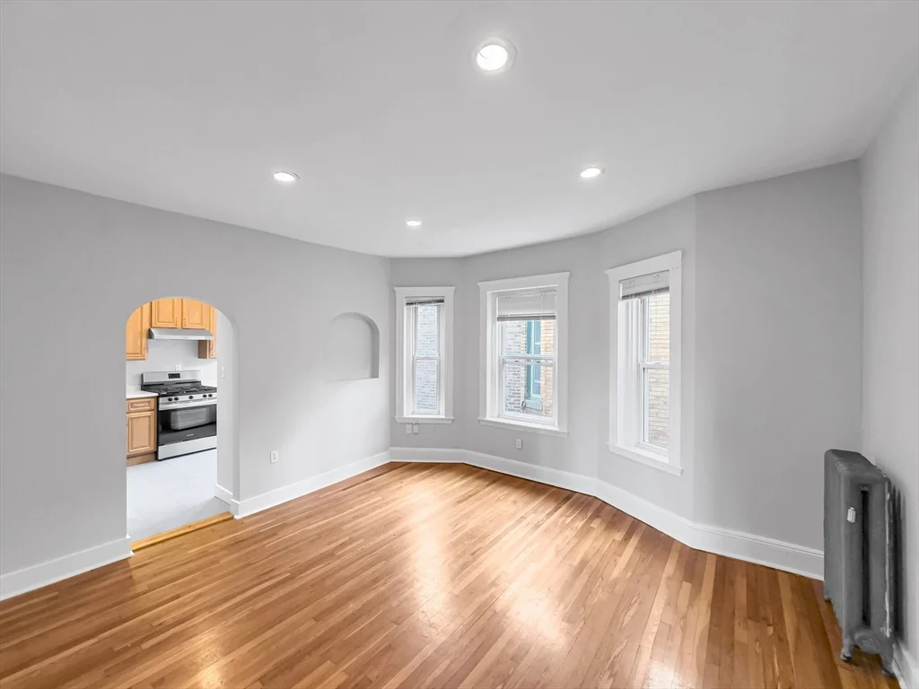 595 Centre St, Jamaica Plain
