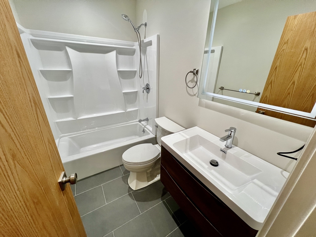 1607 Tremont St, Mission Hill