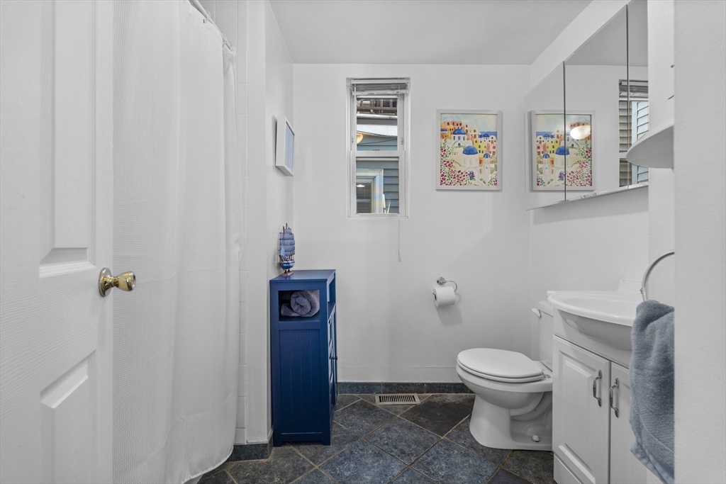 180 W 8th, South Boston