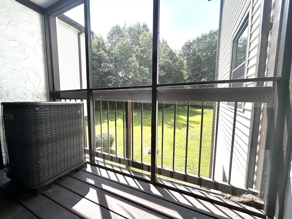 15 Thompson Dr, Randolph