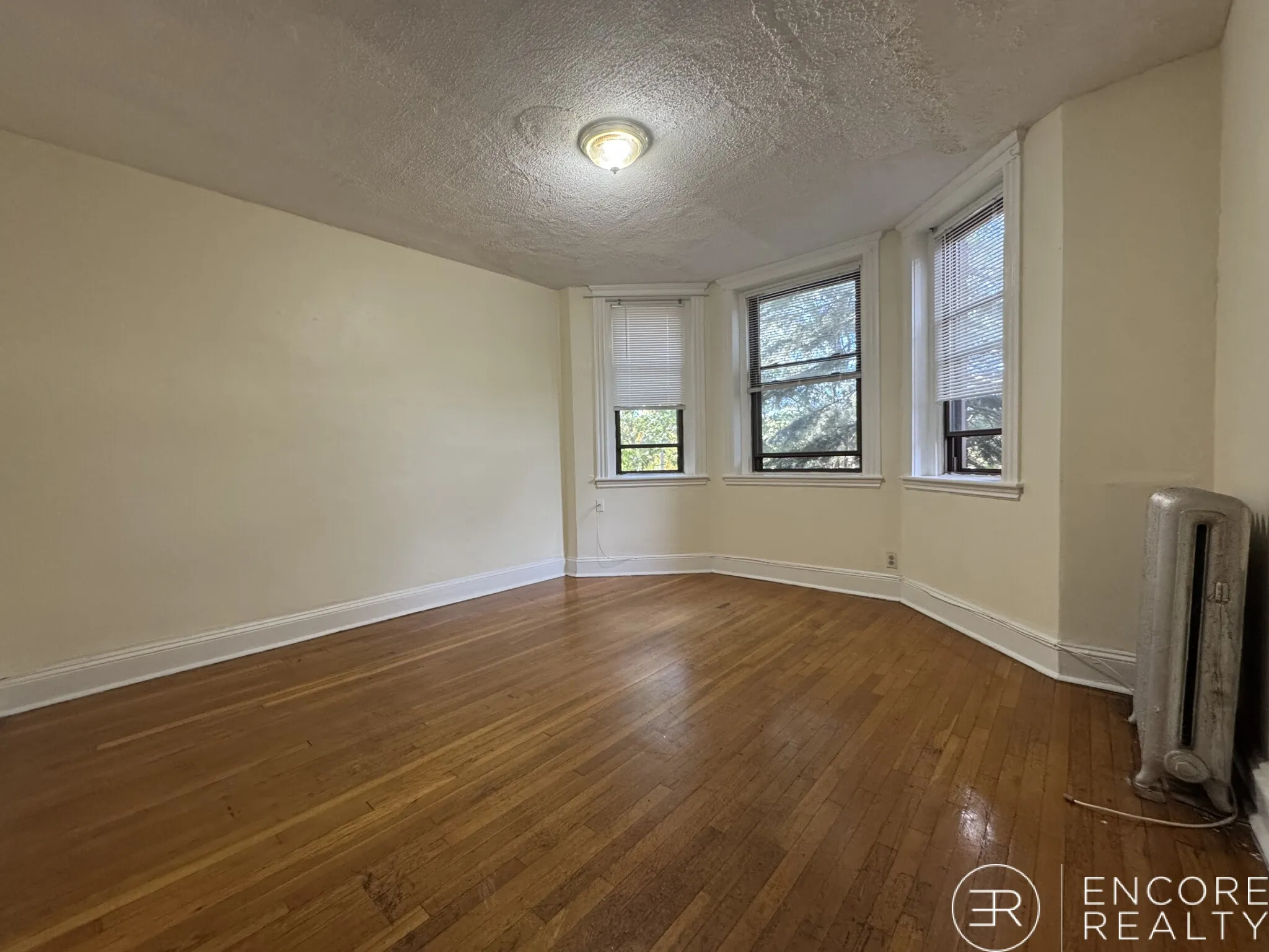 364 Riverway, Mission Hill