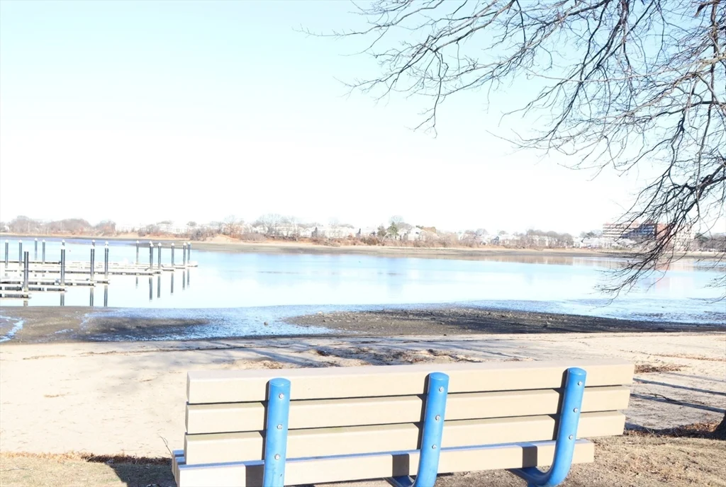 40 Baker Ave, Quincy