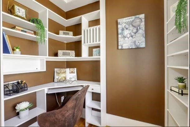 20 Lake St, Ward Two