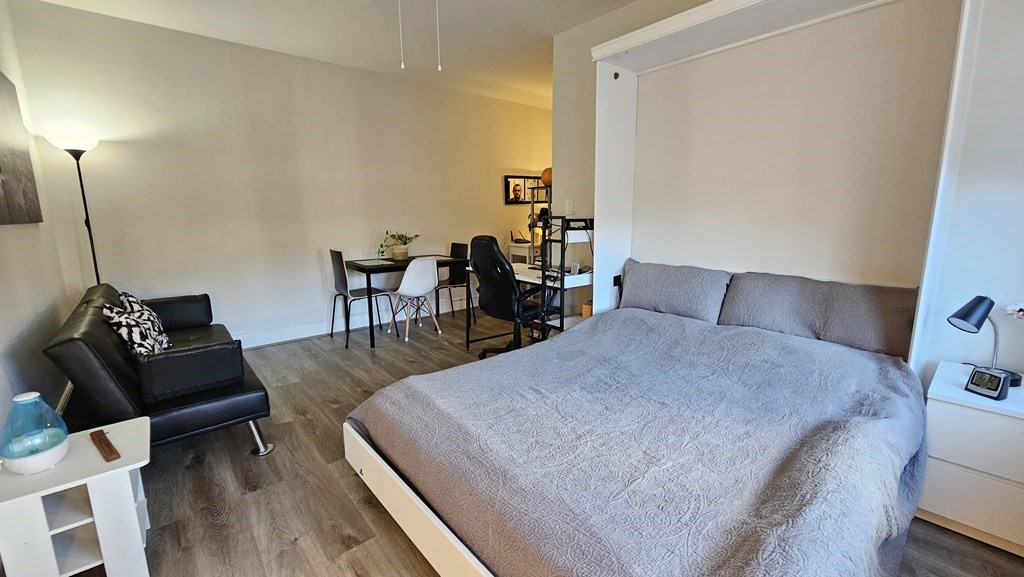 66 Queensberry, Fenway