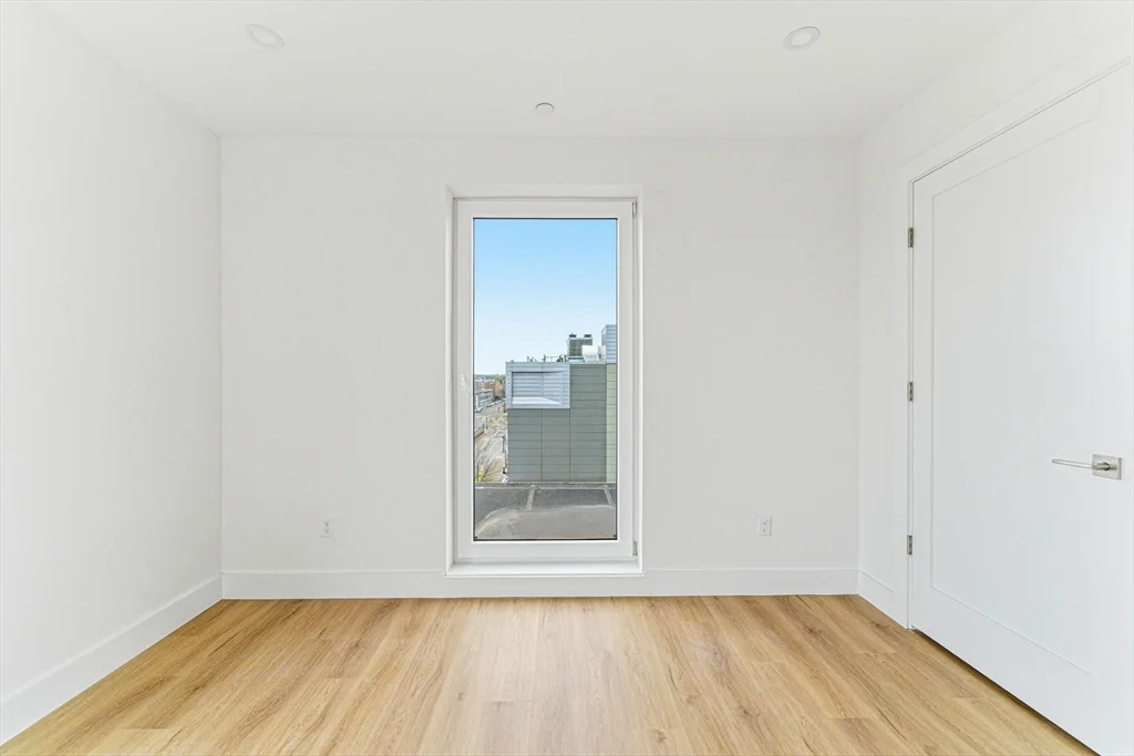 1035 Commonwealth Ave, Allston