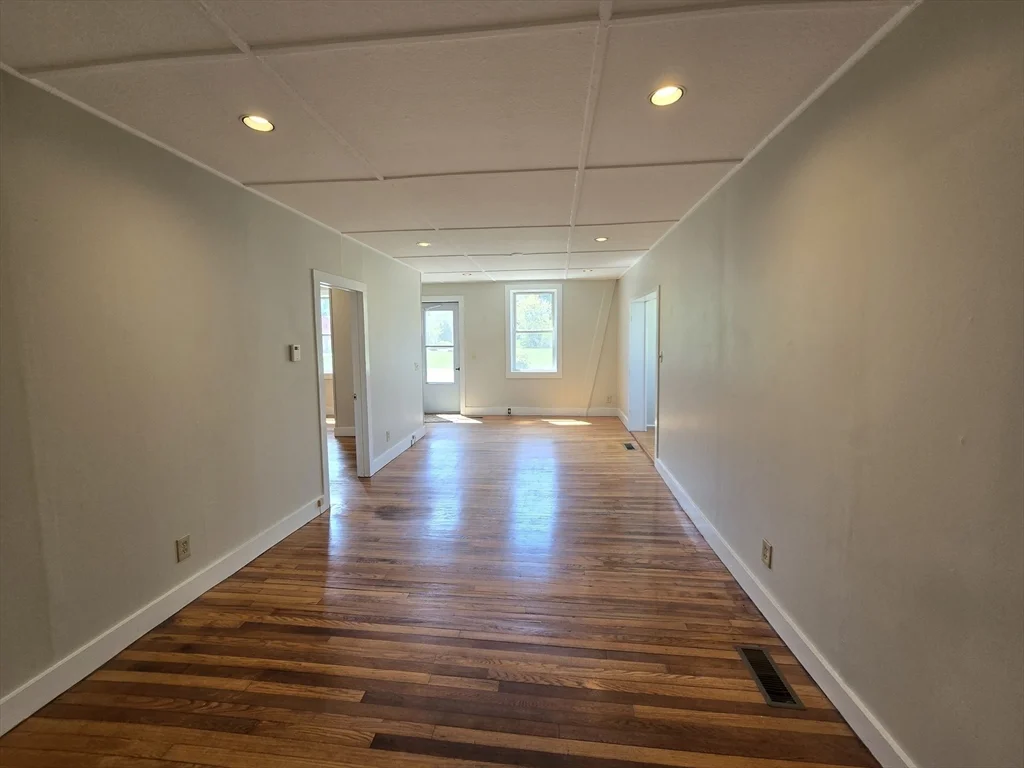 15 Main St, Haydenville