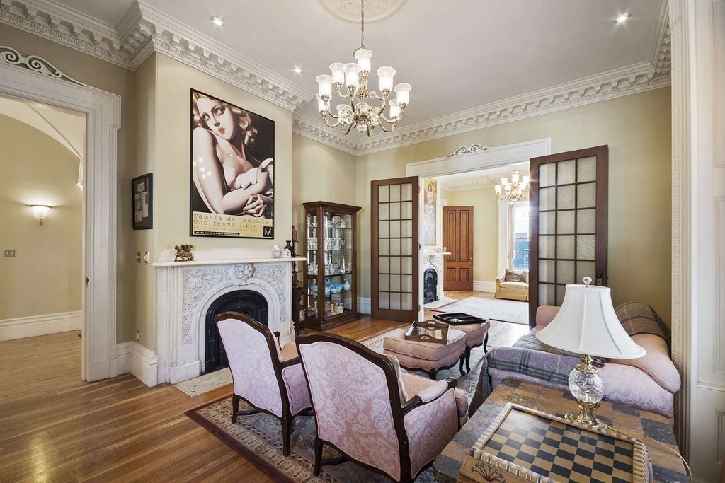 519 Main St, Waltham