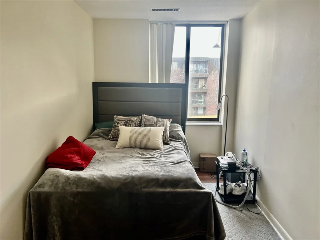 1006 Paradise Rd, Swampscott