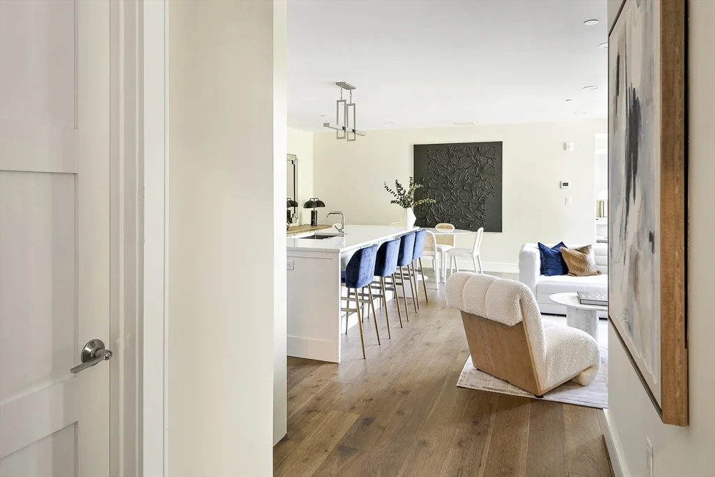 20 Kinmonth Rd, Waban