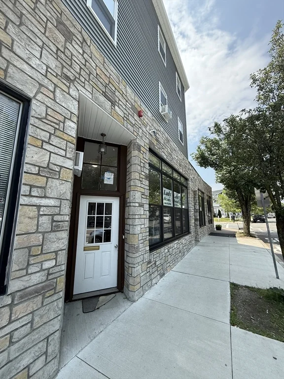 421 Salem St, Medford