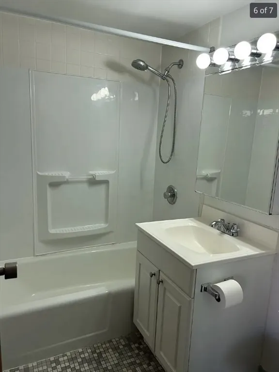 872 Massachusetts Ave, Mid Cambridge