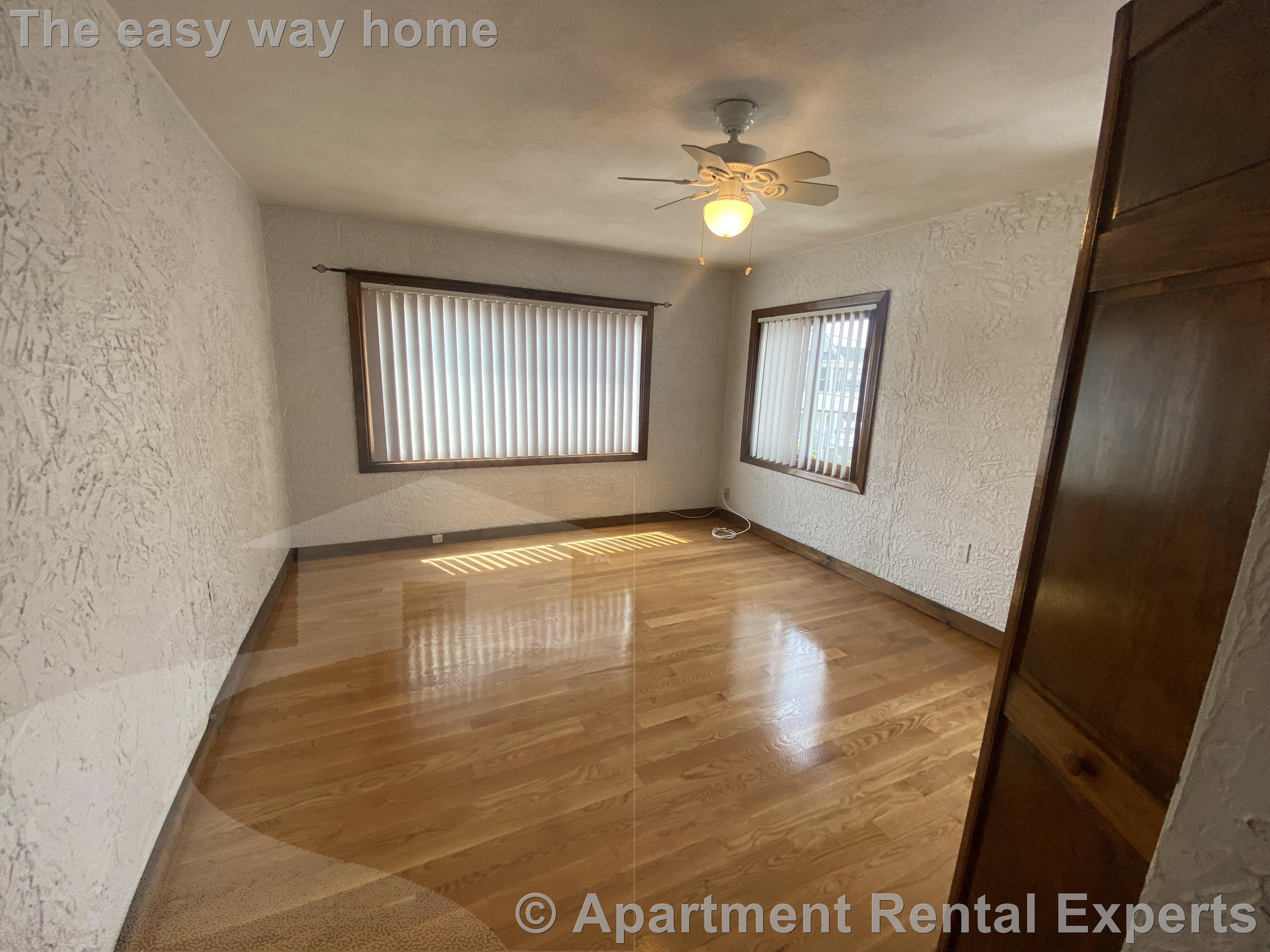 124 Willis Ave, Tufts