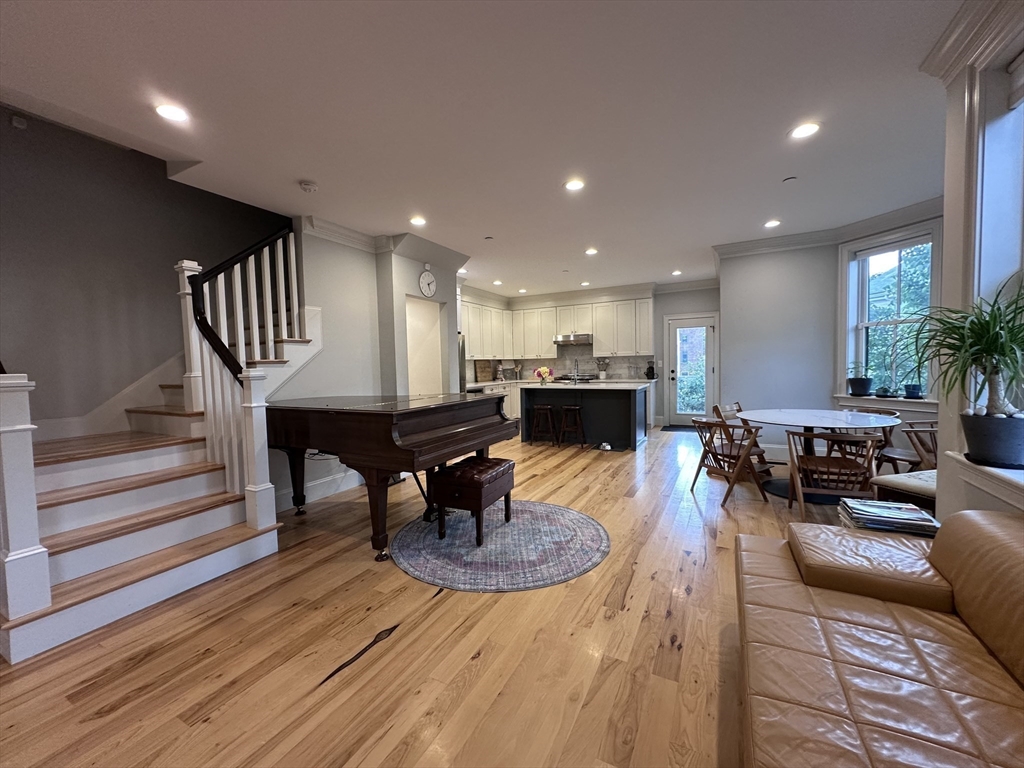 44 Evergreen St, Jamaica Plain