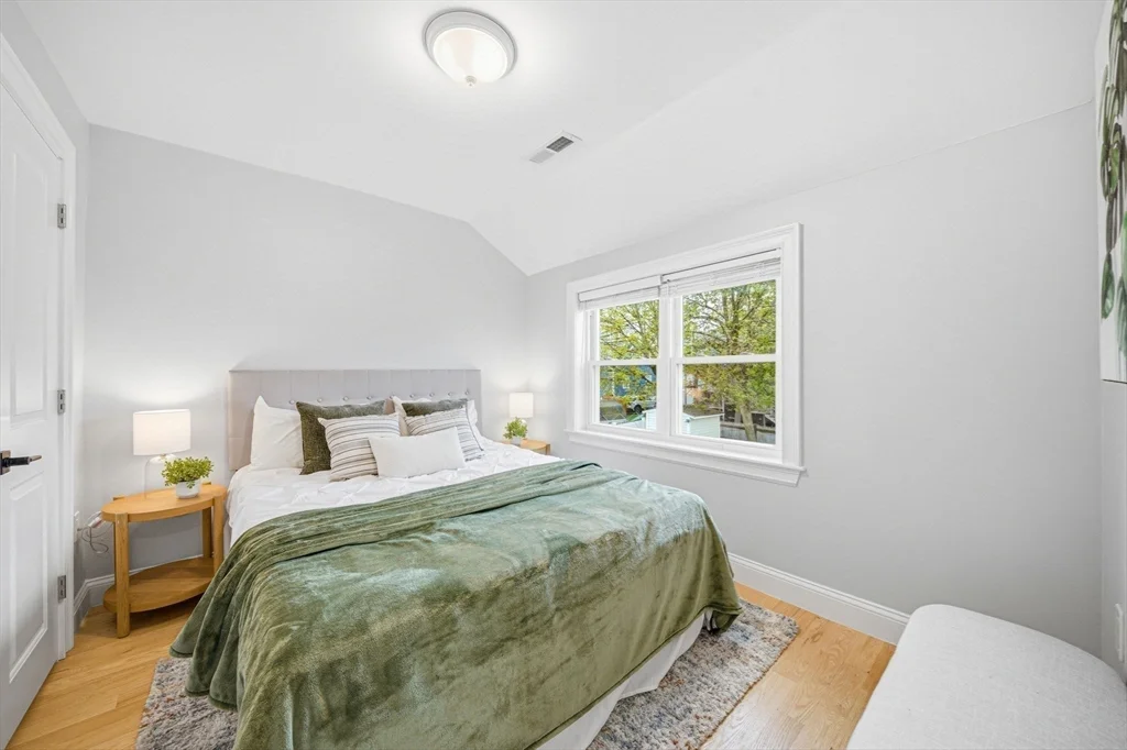 30 Arnold St, Quincy