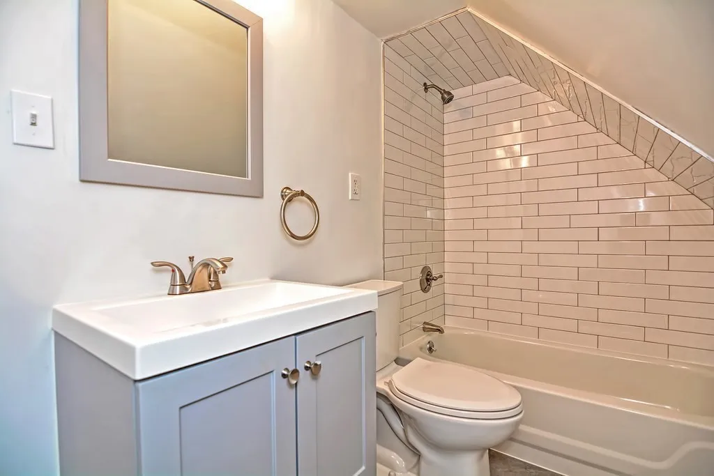 30 Humphreys Pl, Dorchester