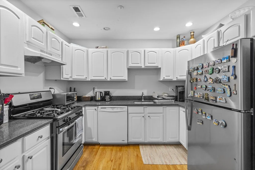 320 W Broadway, South Boston